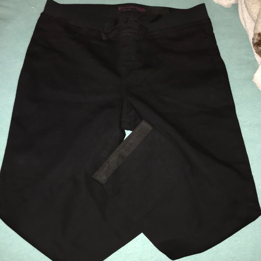 No Boundaries Capris